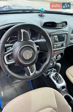Позашляховик / Кросовер Jeep Renegade 2017 в Новоселиці
