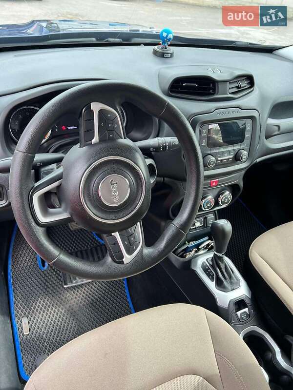 Внедорожник / Кроссовер Jeep Renegade 2017 в Новоселице