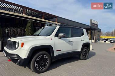 Внедорожник / Кроссовер Jeep Renegade 2016 в 