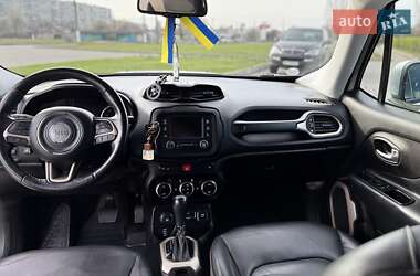 Внедорожник / Кроссовер Jeep Renegade 2016 в 