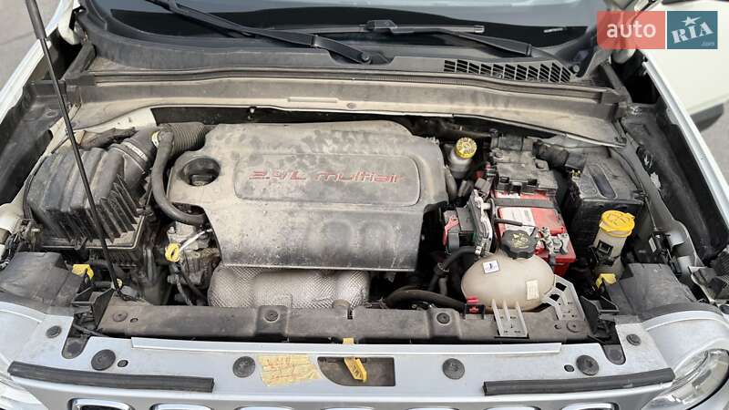 Внедорожник / Кроссовер Jeep Renegade 2016 в Харькове