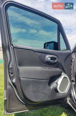 Внедорожник / Кроссовер Jeep Renegade 2018 в 
