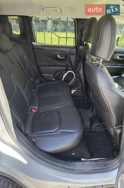 Внедорожник / Кроссовер Jeep Renegade 2015 в 