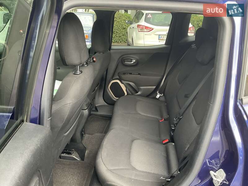 Позашляховик / Кросовер Jeep Renegade 2015 в Ужгороді