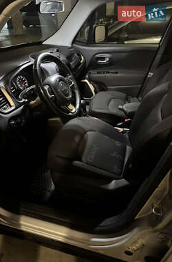 Внедорожник / Кроссовер Jeep Renegade 2015 в 