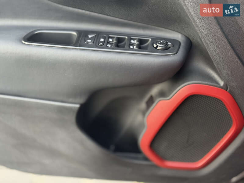Позашляховик / Кросовер Jeep Renegade 2016 в Одесі фото 21 Позашляховик / Кросовер Jeep Renegade 2016 в Одесі