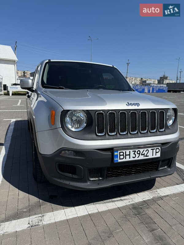 Внедорожник / Кроссовер Jeep Renegade 2015 в 