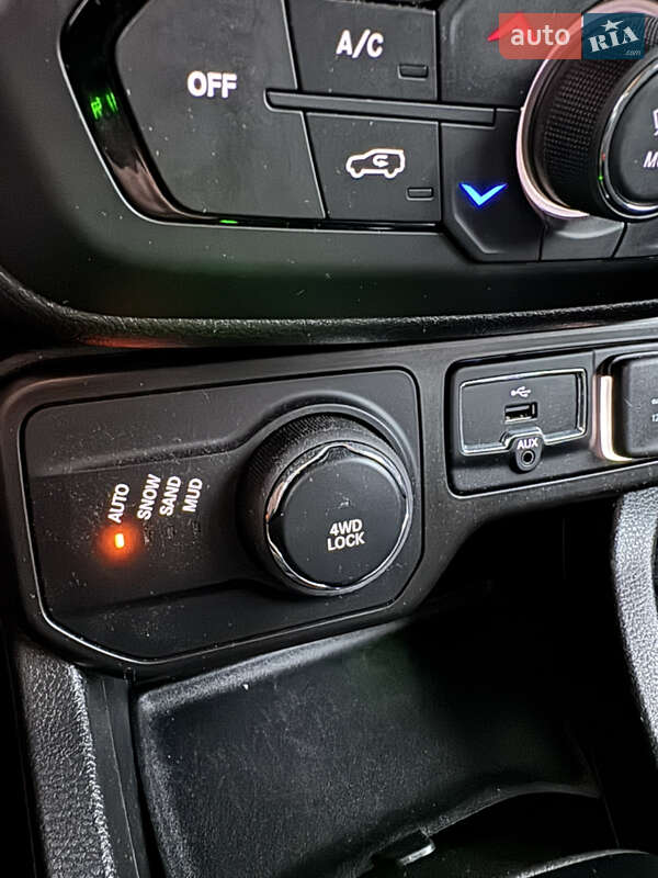 Внедорожник / Кроссовер Jeep Renegade 2021 в Киеве