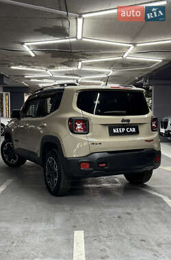 Внедорожник / Кроссовер Jeep Renegade 2016 в 