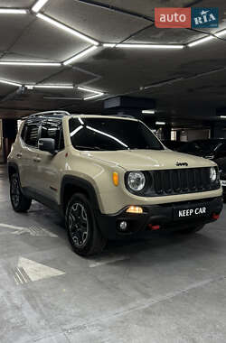 Внедорожник / Кроссовер Jeep Renegade 2016 в 