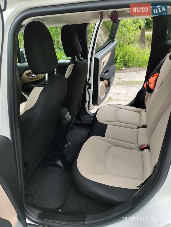 Позашляховик / Кросовер Jeep Renegade 2015 в Києві