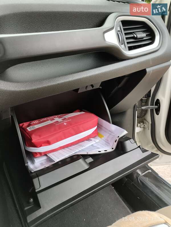 Позашляховик / Кросовер Jeep Renegade 2015 в Києві