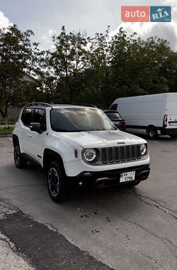 Внедорожник / Кроссовер Jeep Renegade 2015 в 