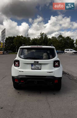 Внедорожник / Кроссовер Jeep Renegade 2015 в 