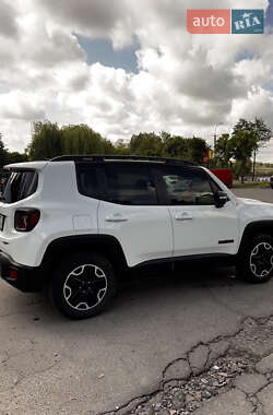 Внедорожник / Кроссовер Jeep Renegade 2015 в 
