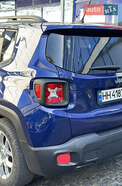 Внедорожник / Кроссовер Jeep Renegade 2016 в 