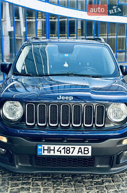Внедорожник / Кроссовер Jeep Renegade 2016 в 