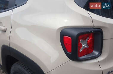 Позашляховик / Кросовер Jeep Renegade 2017 в 