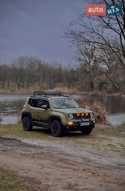 Внедорожник / Кроссовер Jeep Renegade 2015 в Кропивницком