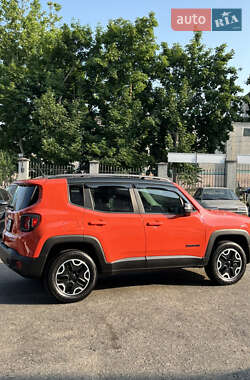 Внедорожник / Кроссовер Jeep Renegade 2015 в 