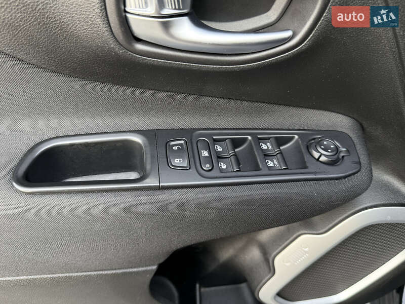 Внедорожник / Кроссовер Jeep Renegade 2018 в Одессе