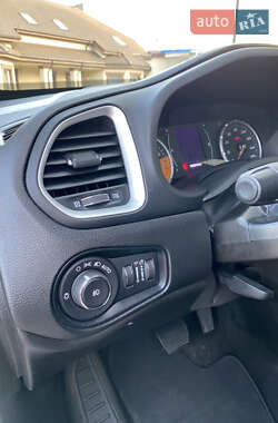 Позашляховик / Кросовер Jeep Renegade 2019 в 