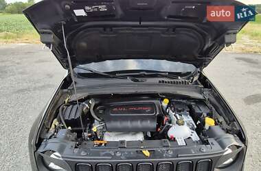 Внедорожник / Кроссовер Jeep Renegade 2016 в 