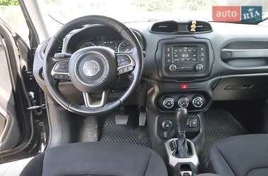 Внедорожник / Кроссовер Jeep Renegade 2016 в 
