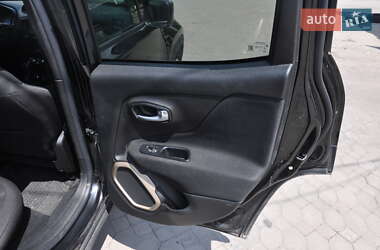 Внедорожник / Кроссовер Jeep Renegade 2016 в 