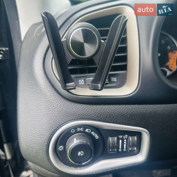 Позашляховик / Кросовер Jeep Renegade 2016 в Івано-Франківську