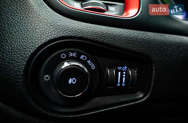 Внедорожник / Кроссовер Jeep Renegade 2017 в 