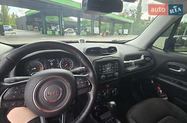 Внедорожник / Кроссовер Jeep Renegade 2015 в 