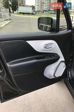 Внедорожник / Кроссовер Jeep Renegade 2018 в 