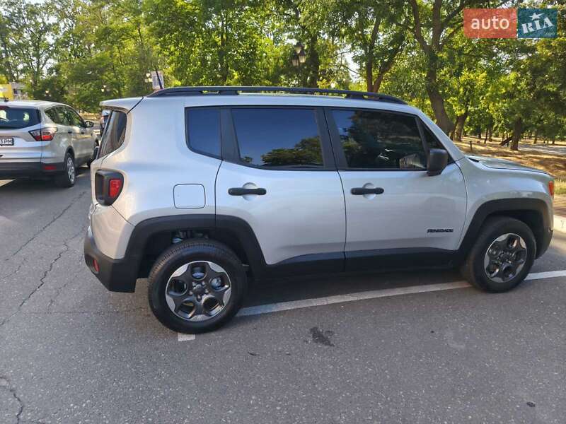 Внедорожник / Кроссовер Jeep Renegade 2016 в Одессе фото 8 Внедорожник / Кроссовер Jeep Renegade 2016 в Одессе