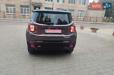Внедорожник / Кроссовер Jeep Renegade 2016 в 