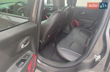 Внедорожник / Кроссовер Jeep Renegade 2016 в 