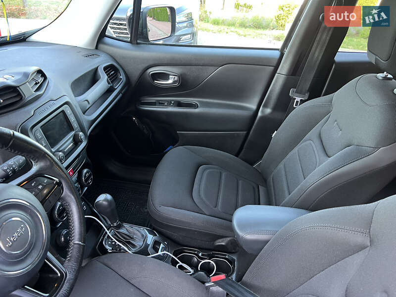 Позашляховик / Кросовер Jeep Renegade 2016 в Чернівцях