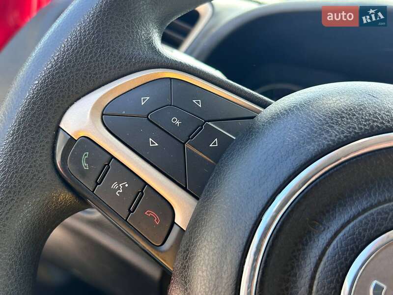 Внедорожник / Кроссовер Jeep Renegade 2016 в Одессе