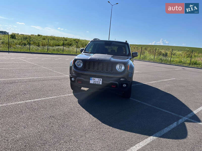 Внедорожник / Кроссовер Jeep Renegade 2016 в Ровно