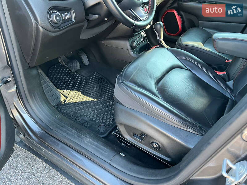 Внедорожник / Кроссовер Jeep Renegade 2016 в Ровно