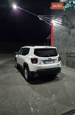 Внедорожник / Кроссовер Jeep Renegade 2015 в 