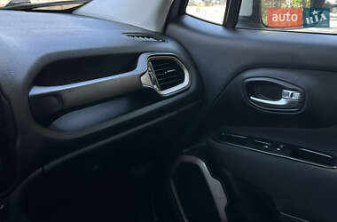 Позашляховик / Кросовер Jeep Renegade 2017 в 