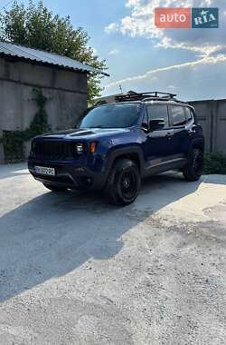 Внедорожник / Кроссовер Jeep Renegade 2016 в 