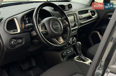 Внедорожник / Кроссовер Jeep Renegade 2016 в 