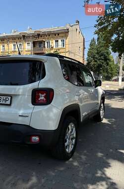 Внедорожник / Кроссовер Jeep Renegade 2016 в 