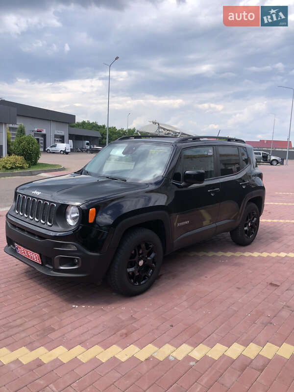 Внедорожник / Кроссовер Jeep Renegade 2016 в Сарнах