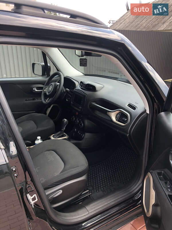 Внедорожник / Кроссовер Jeep Renegade 2016 в Сарнах