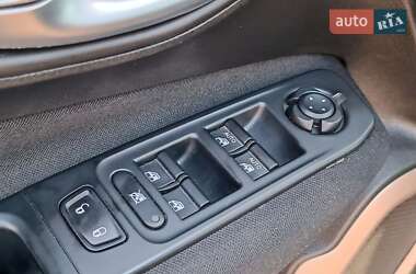 Внедорожник / Кроссовер Jeep Renegade 2017 в 