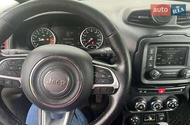 Внедорожник / Кроссовер Jeep Renegade 2016 в 