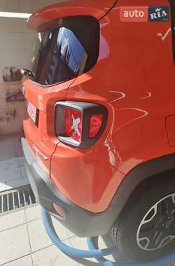 Внедорожник / Кроссовер Jeep Renegade 2017 в 